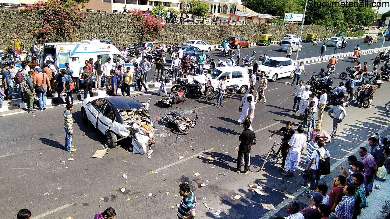Road accident - what is meaning by Road accident- what is the causes road accident what are 4 main causes of accident - what is effect of road accident - what is road safety roles- what is important of road safety roles - what are the 5 safety roles - roles of crossing road 14